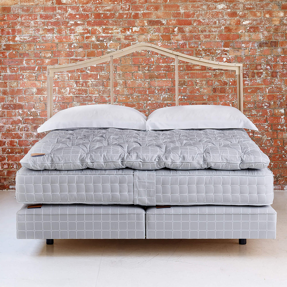 Front view of the No3 bed set with details of the headboard frame