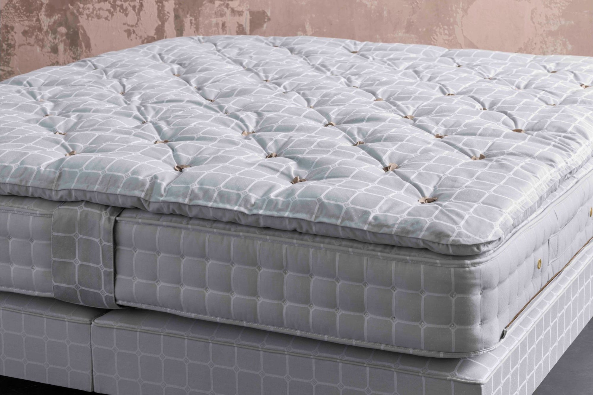 Detail of No 5 mattress topper and base in trellis pattern