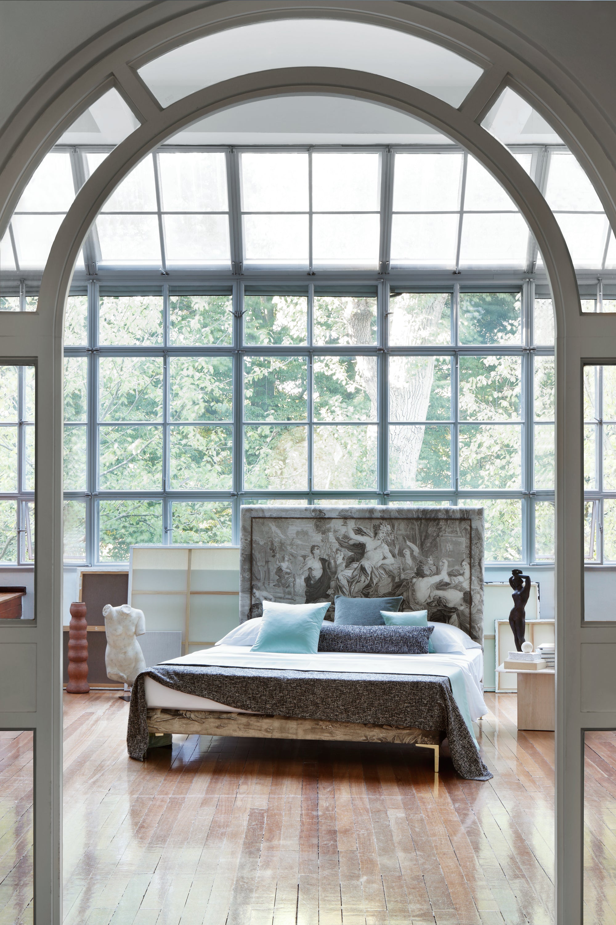 Our Savoir Felix bed staged in a sumptuous room.