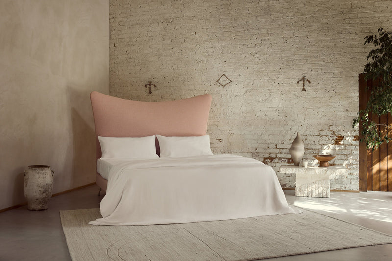 Amelia bed dressed in Savoir white pure Organic Linen set