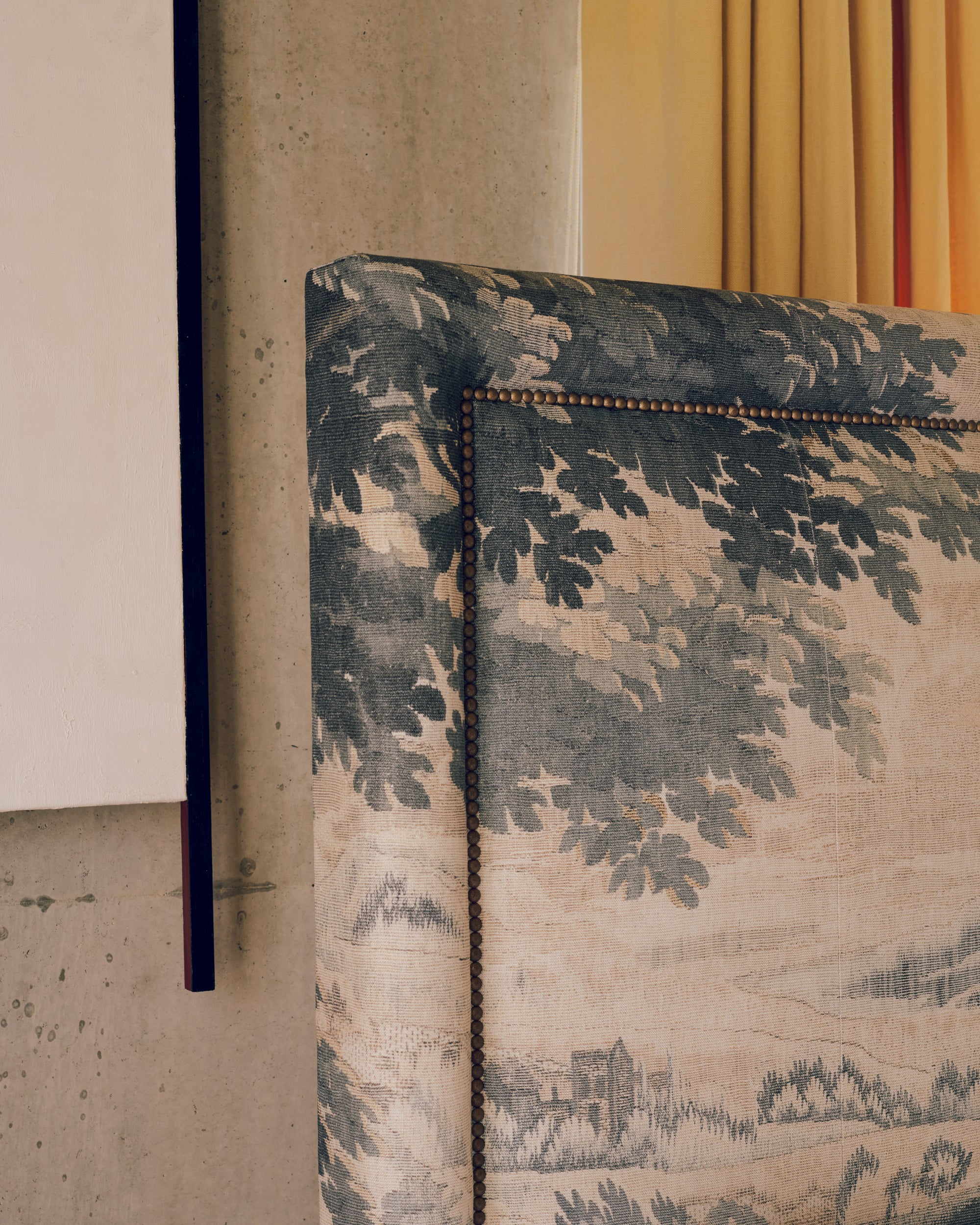 The Savoir Felix headboard detail