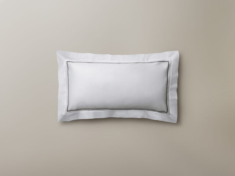 Sateen pillowcase in a 650 thread count