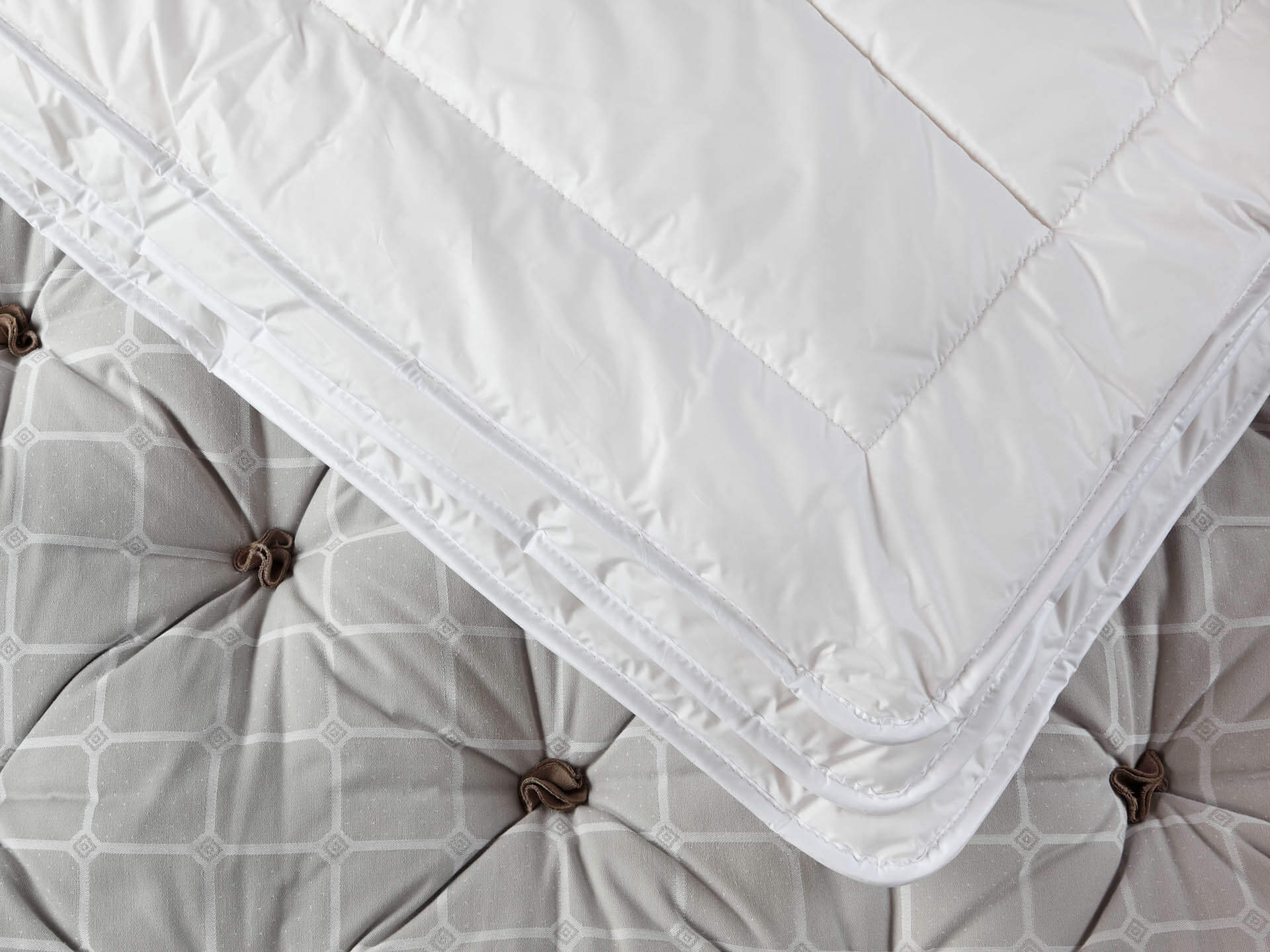 Cashmere duvet topper