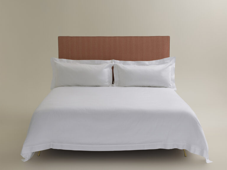 Sateen 100 oxford style bed linen