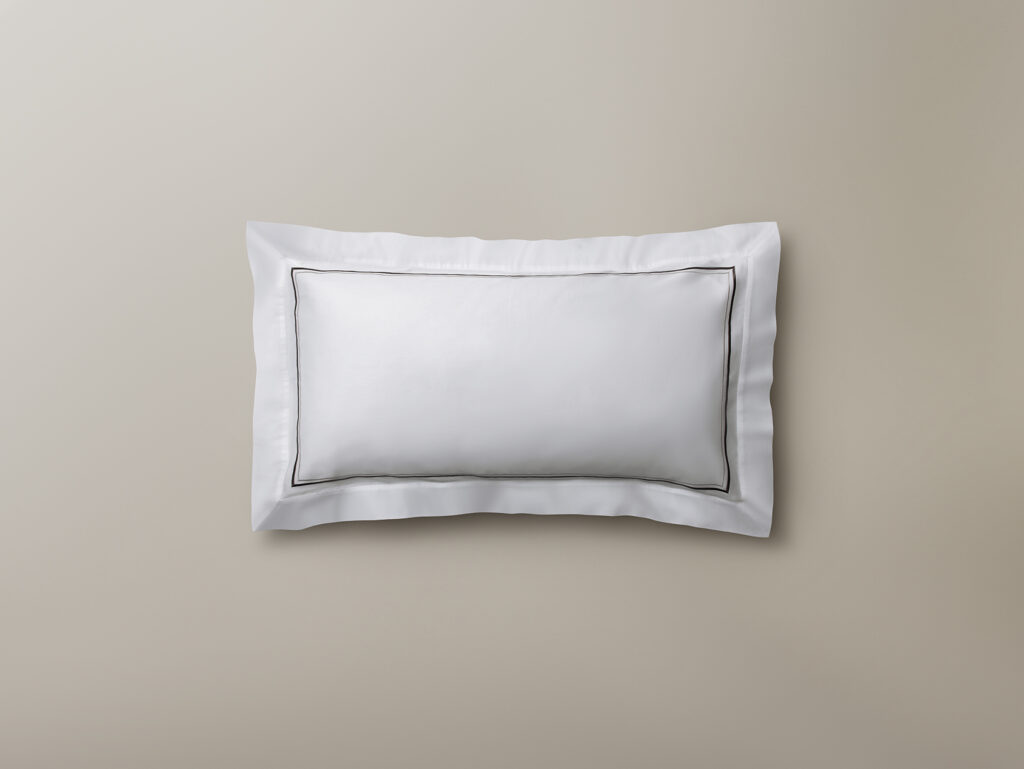 Oxford pillowcase with grey cording