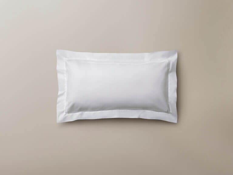 Oxford pillowcase with white cording