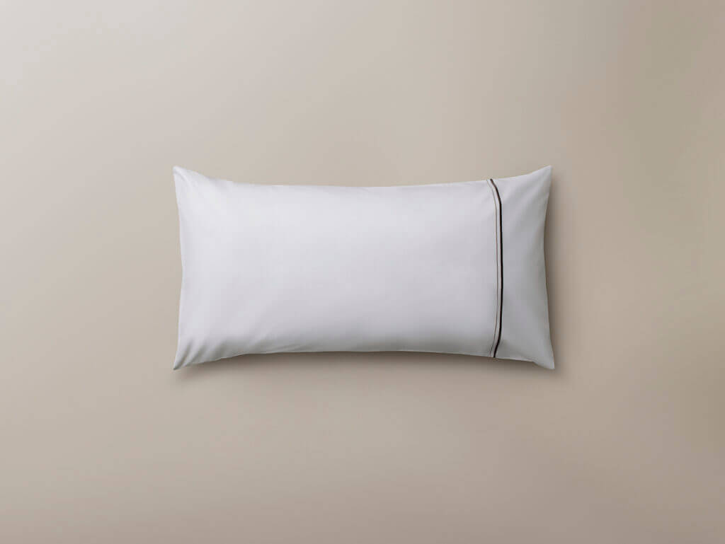 Percale pillow case with cording in Cambridge style