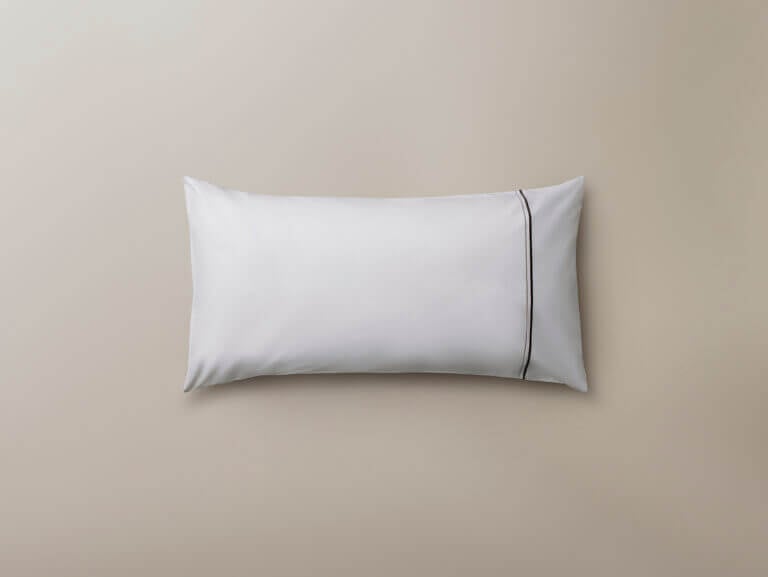 Percale pillow case with cording in Cambridge style