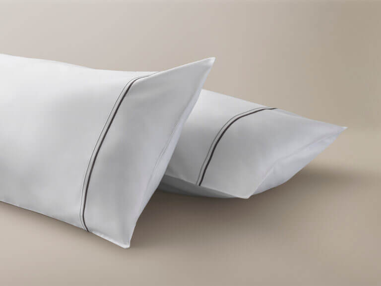 Sateen pillowcase with grey cording