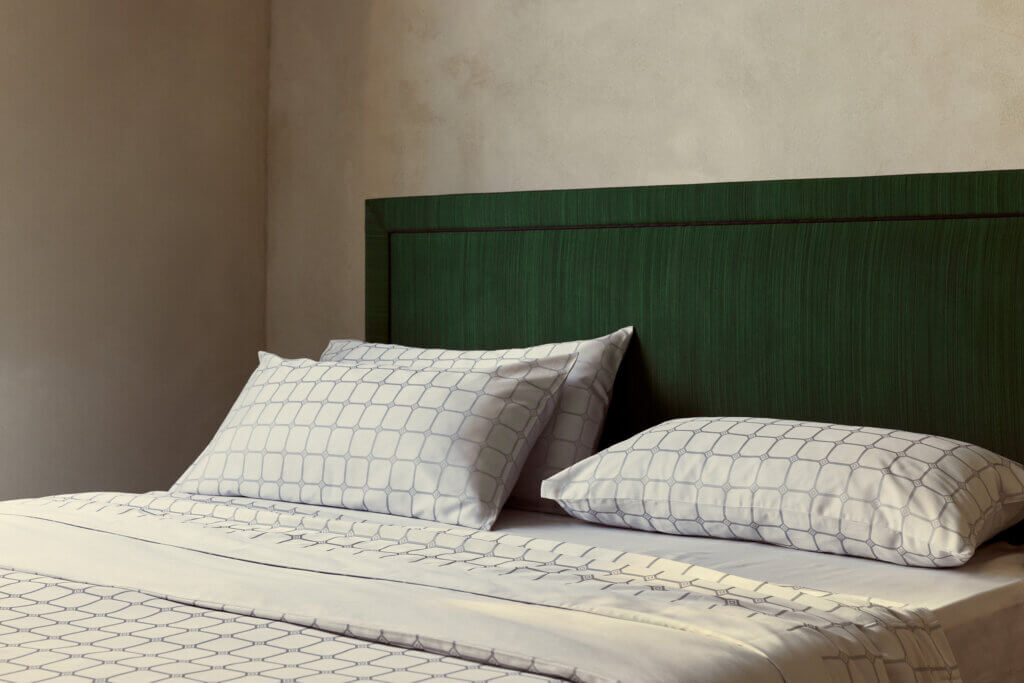 Savoir Trellis bed linen set in silver